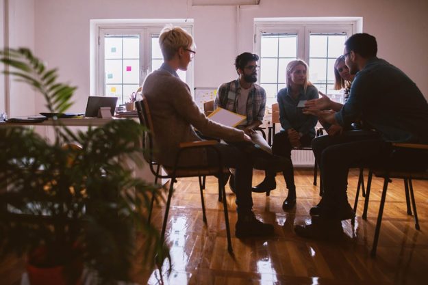 therapist explaining to group why long term treatment works