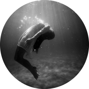image of drowning from withdrawal for a blog article entitled "What I Learned about Cravings at Gulf Breeze Recovery by a Gulf Breeze Recovery graduate" for Gulf Breeze Recovery non-12 step holistic drug and alcohol treatment facility