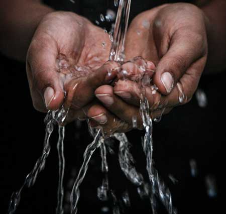 image of water running over hands for a blog article entitled "the importance of insights" for Gulf Breeze Recovery non-12 step holistic drug and alcohol treatment facility