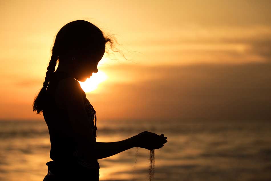 image of introspective young girl for article entitled "Forgiveness" by Gulf Breeze Recovery's non-12 step holistic drug and alcohol rehab in Florida