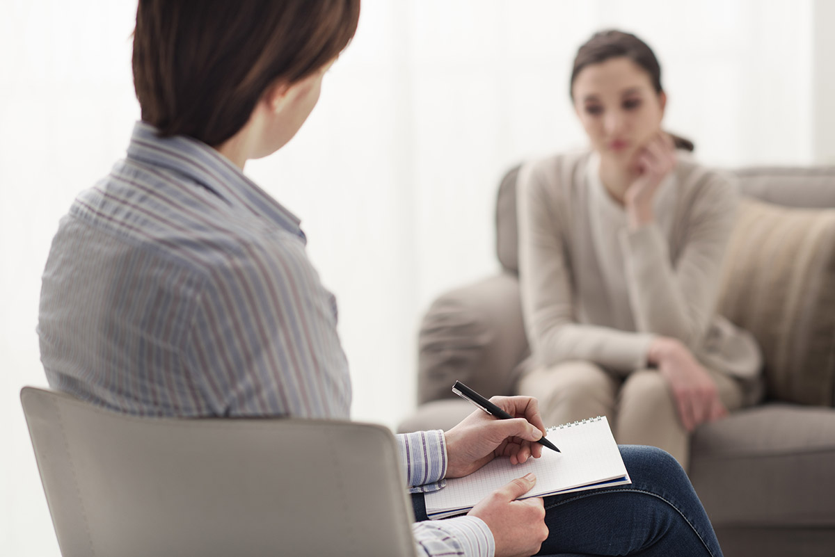 Person asking therapist, "How long is inpatient alcohol rehab?"